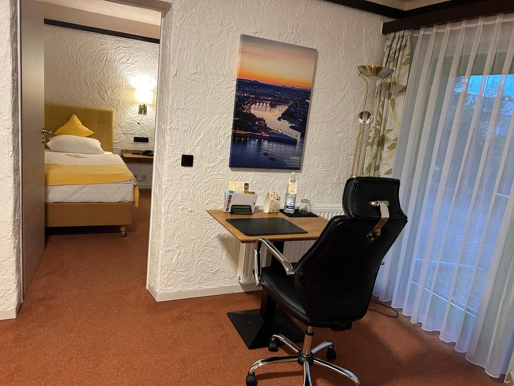 Contel Hotel Кобленц Екстер'єр фото
